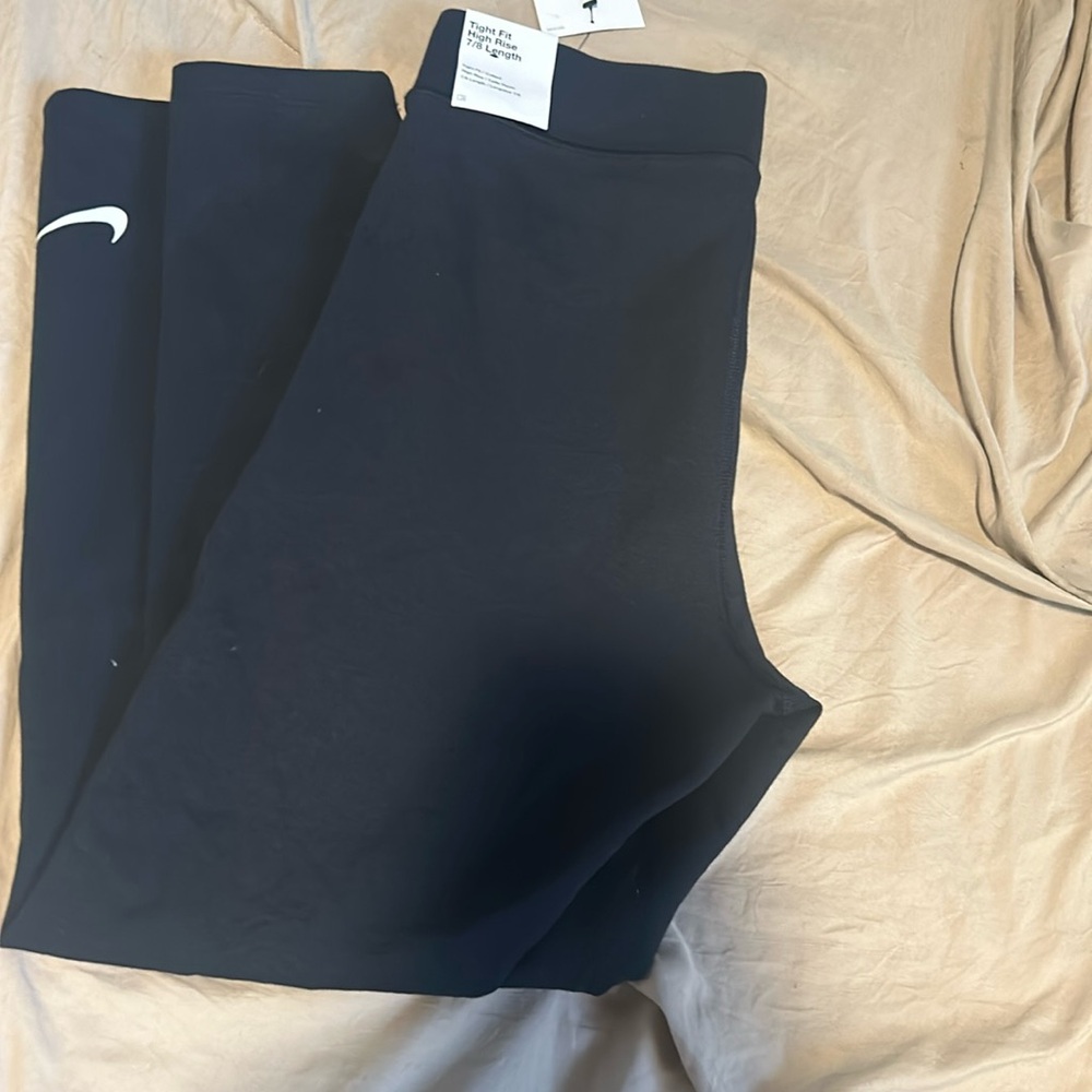 Women’s Nike leggings medium fit high-rise 7/8 length - Picture 1 of 3